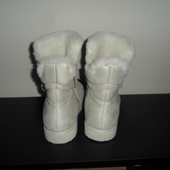 Madden Girl Women's Downwind Puffer Snow Ankle Boots - Picture 5 of 7